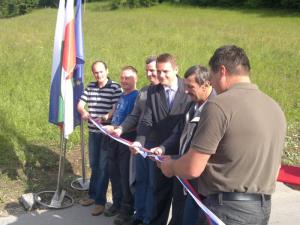 Slavnostni rez traku